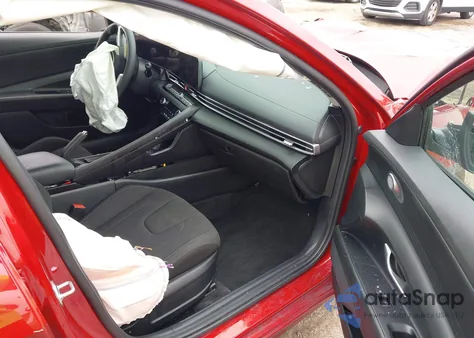 2024 Hyundai Elantra Sel z USA, uszkodzony, nr VIN KMHLM4DG2RU684096